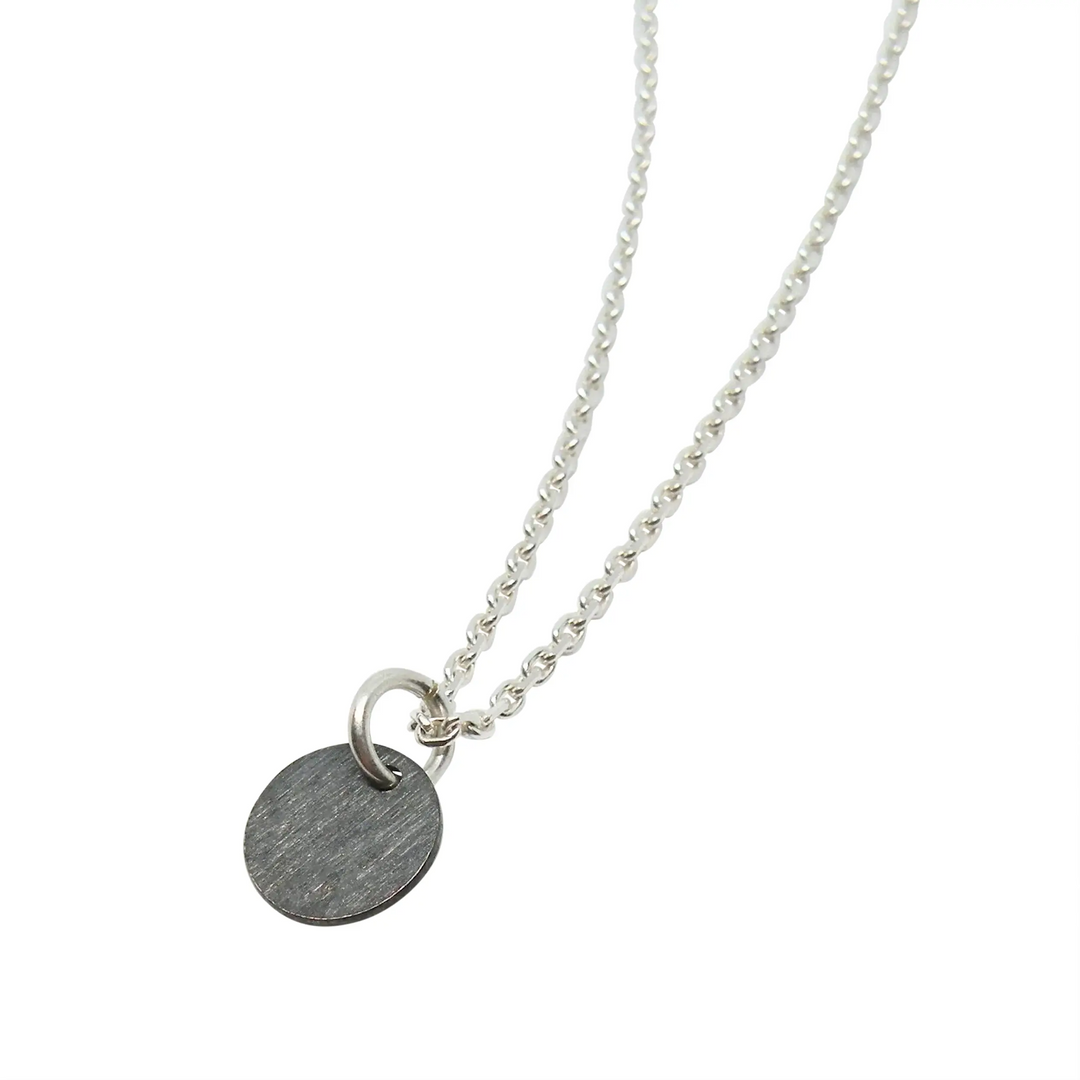 Anhänger, gebürstetes rundes Dach, Sterlingsilber und oxidiert 