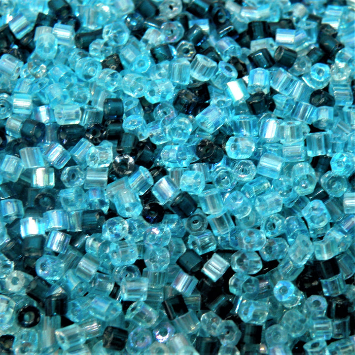 Find Blå glasperler, preciosa cut bugles, transparent blue mix, 2 mm hos Beadhouse of Copenhagen i dag, med en altid hurtig levering!