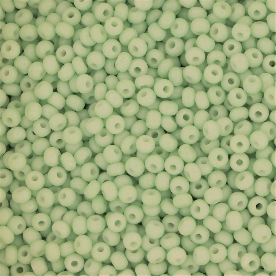 Find Grønne glasperler, preciosa, green dyed chalkwhite, storkøb hos Beadhouse of Copenhagen i dag, med en altid hurtig levering!