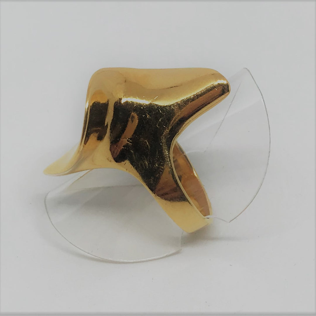 Find Fingerring, twisted, forgyldt sterlingsølv hos Beadhouse of Copenhagen i dag, med en altid hurtig levering!
