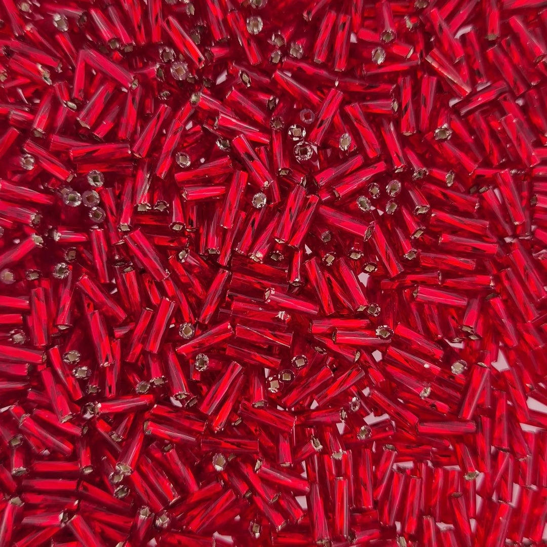 Røde glasperler, preciosa cut bugles, twisted silverlined dark red 4,6 mm Preciosa BOC