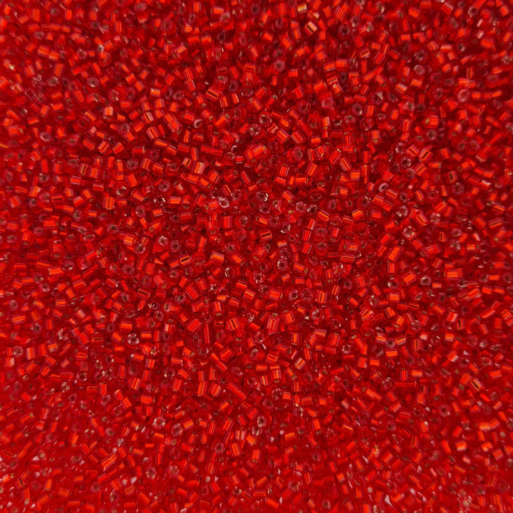 Find Røde glasperler, preciosa cut bugles, silverlined red, 2,3 mm hos Beadhouse of Copenhagen i dag, med en altid hurtig levering!