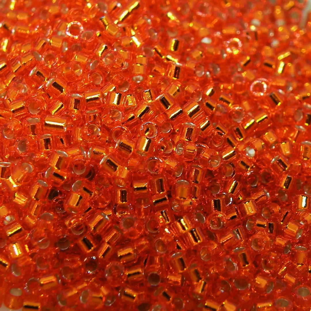 Orange glasperler, miyuki delica beads, silverlined orange Krea