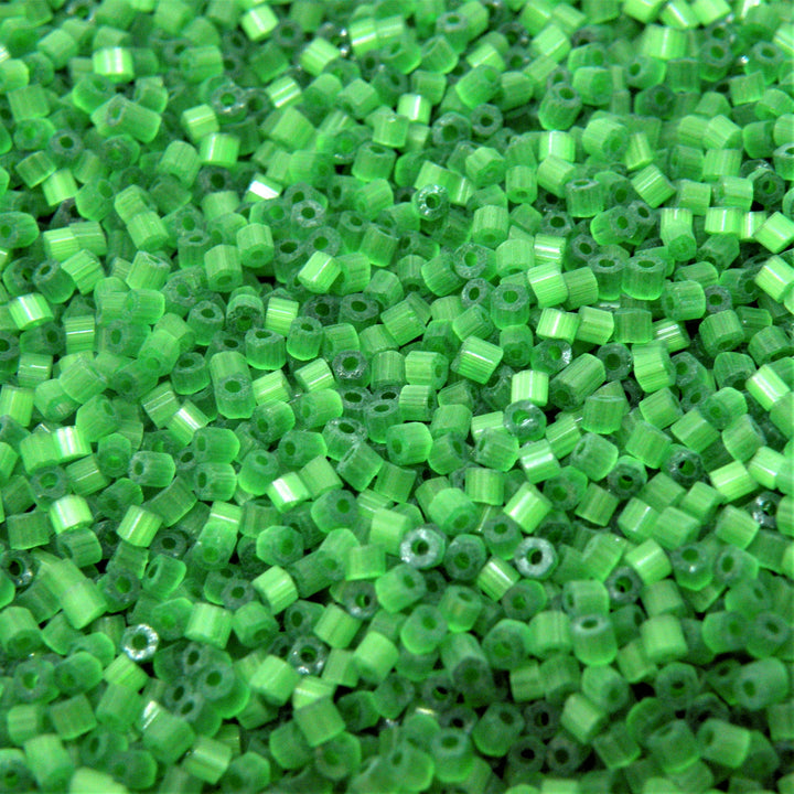 Find Grønne glasperler, preciosa two-cut, forest green, 1,6-1,8 mm hos Beadhouse of Copenhagen i dag, med en altid hurtig levering!