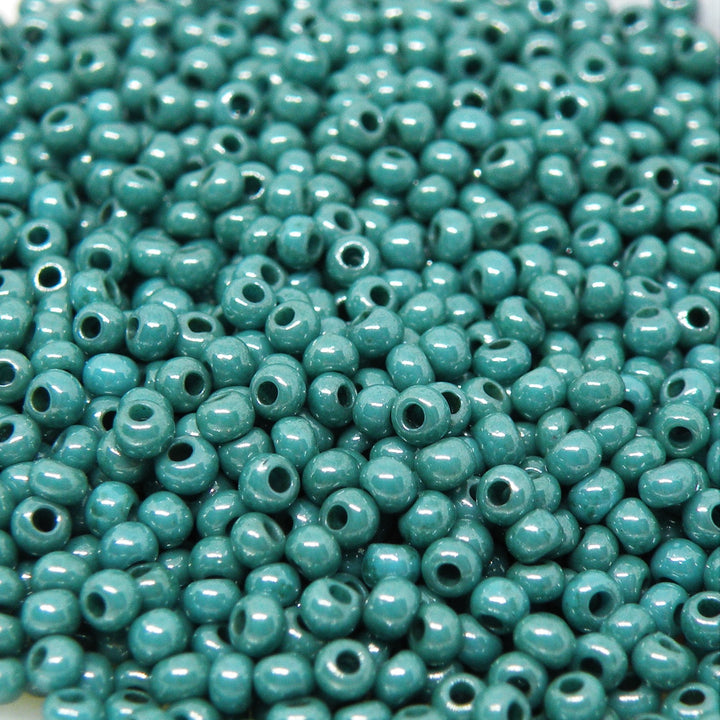 Find Grønne glasperler,  preciosa, metallic turquoise green lustered hos Beadhouse of Copenhagen i dag, med en altid hurtig levering!
