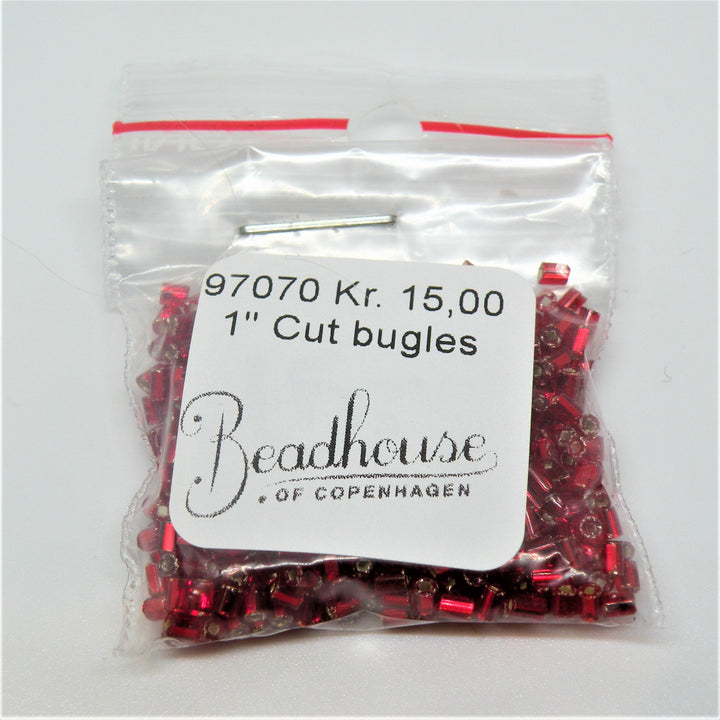Find Røde glasperler, preciosa cut bugles, silverlined red, 2,3 mm hos Beadhouse of Copenhagen i dag, med en altid hurtig levering!