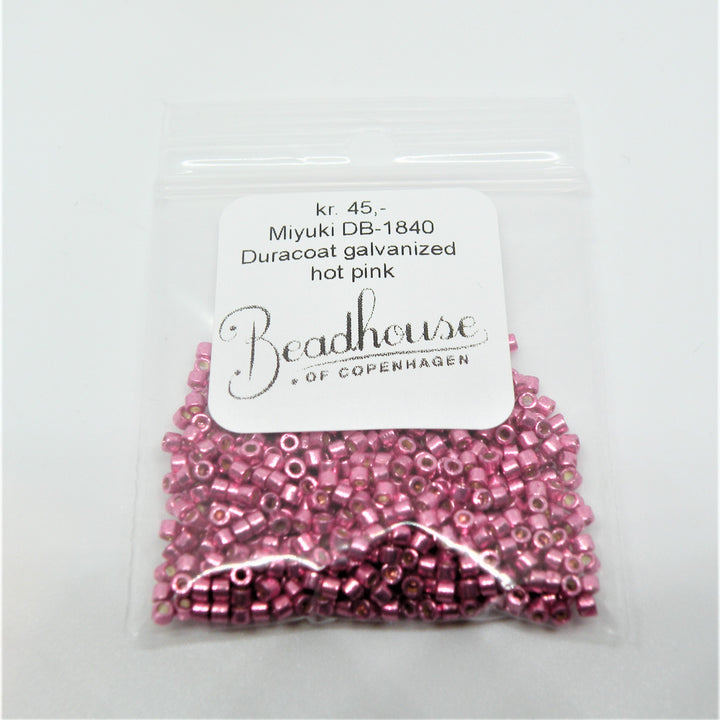 Find Lyserøde glasperler, miyuki delica beads, duracoat galvanized hot pink hos Beadhouse of Copenhagen i dag, med en altid hurtig levering!