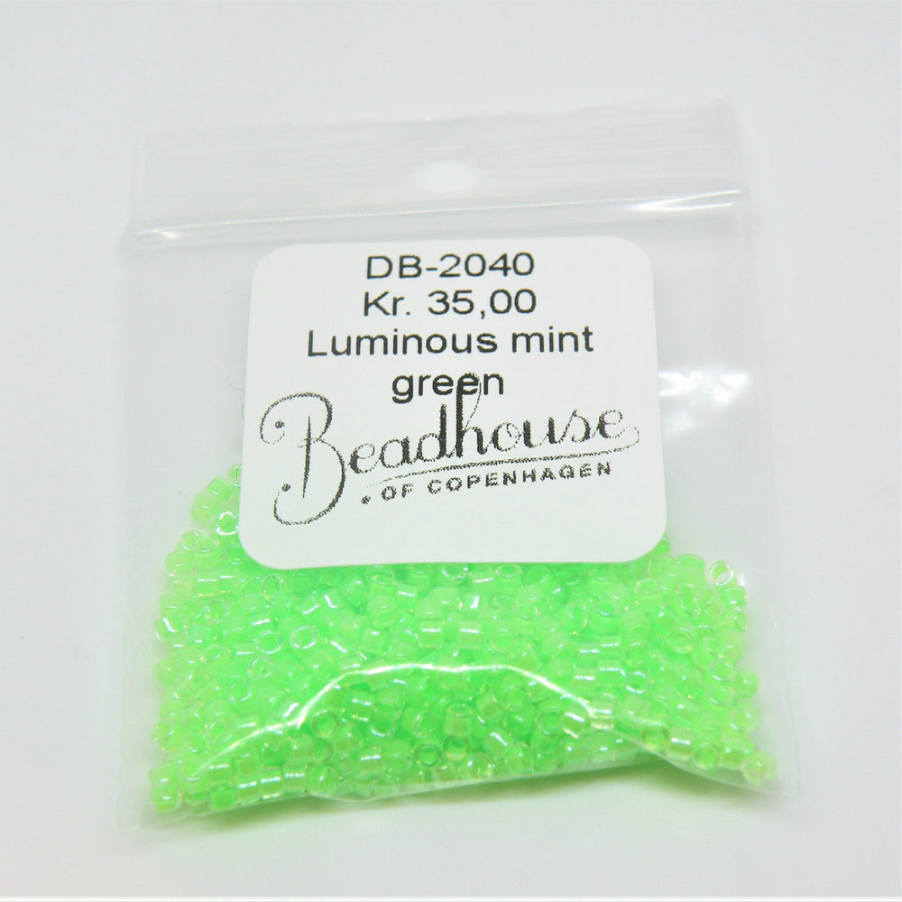 Find Grønne glasperler, miyuki delica beads, luminous mint green hos Beadhouse of Copenhagen i dag, med en altid hurtig levering!