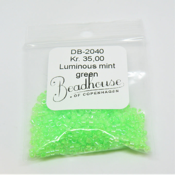 Find Grønne glasperler, miyuki delica beads, luminous mint green hos Beadhouse of Copenhagen i dag, med en altid hurtig levering!