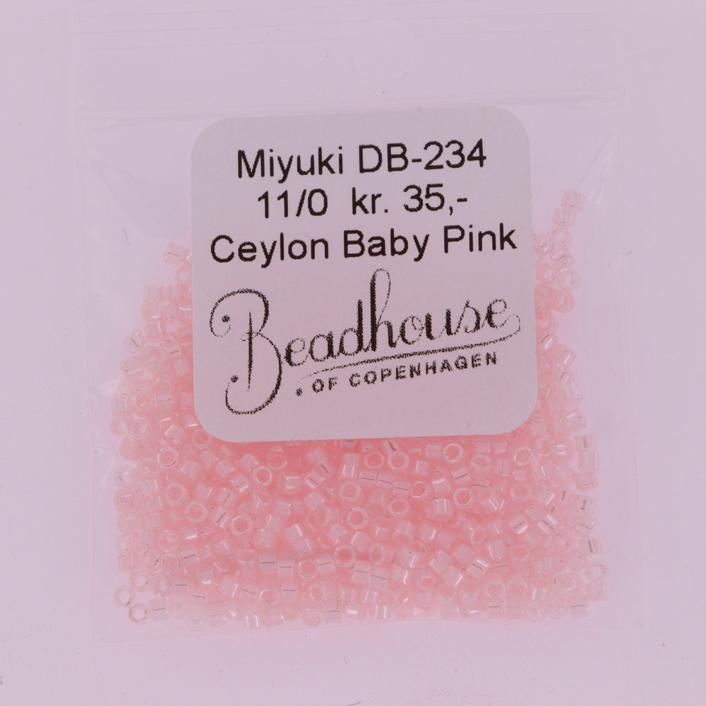 Find Lyserøde glasperler, miyuki delica beads, ceylon baby pink hos Beadhouse of Copenhagen i dag, med en altid hurtig levering!