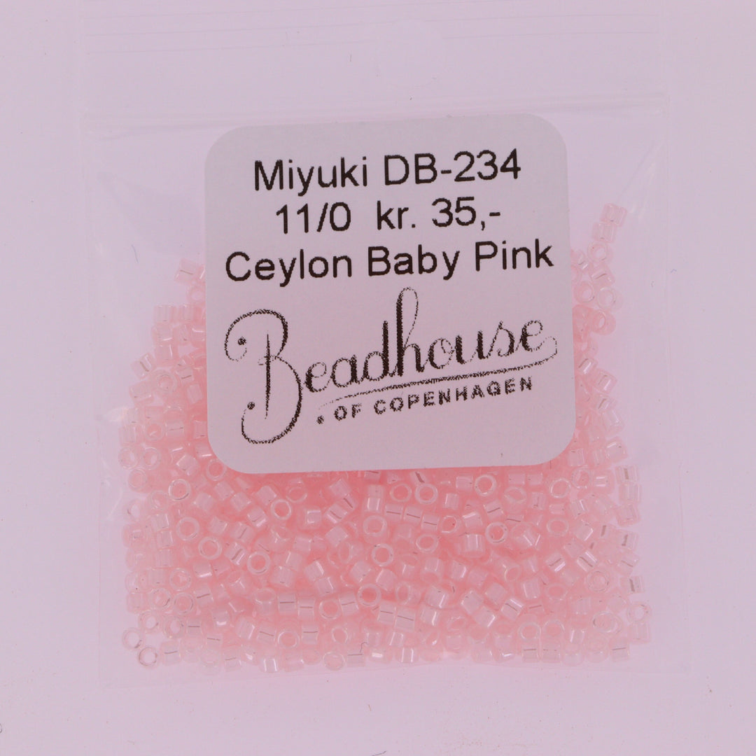 Find Lyserøde glasperler, miyuki delica beads, ceylon baby pink hos Beadhouse of Copenhagen i dag, med en altid hurtig levering!