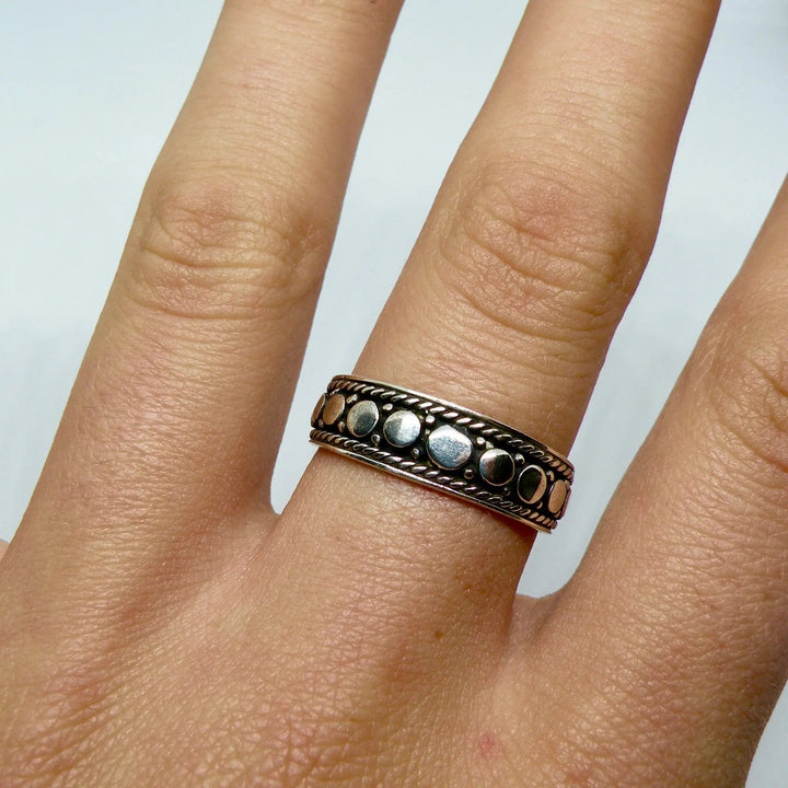 Fingerring, bånd af små cirkler, forgyldt og sterlingsølv Beadhouse of Copenhagen