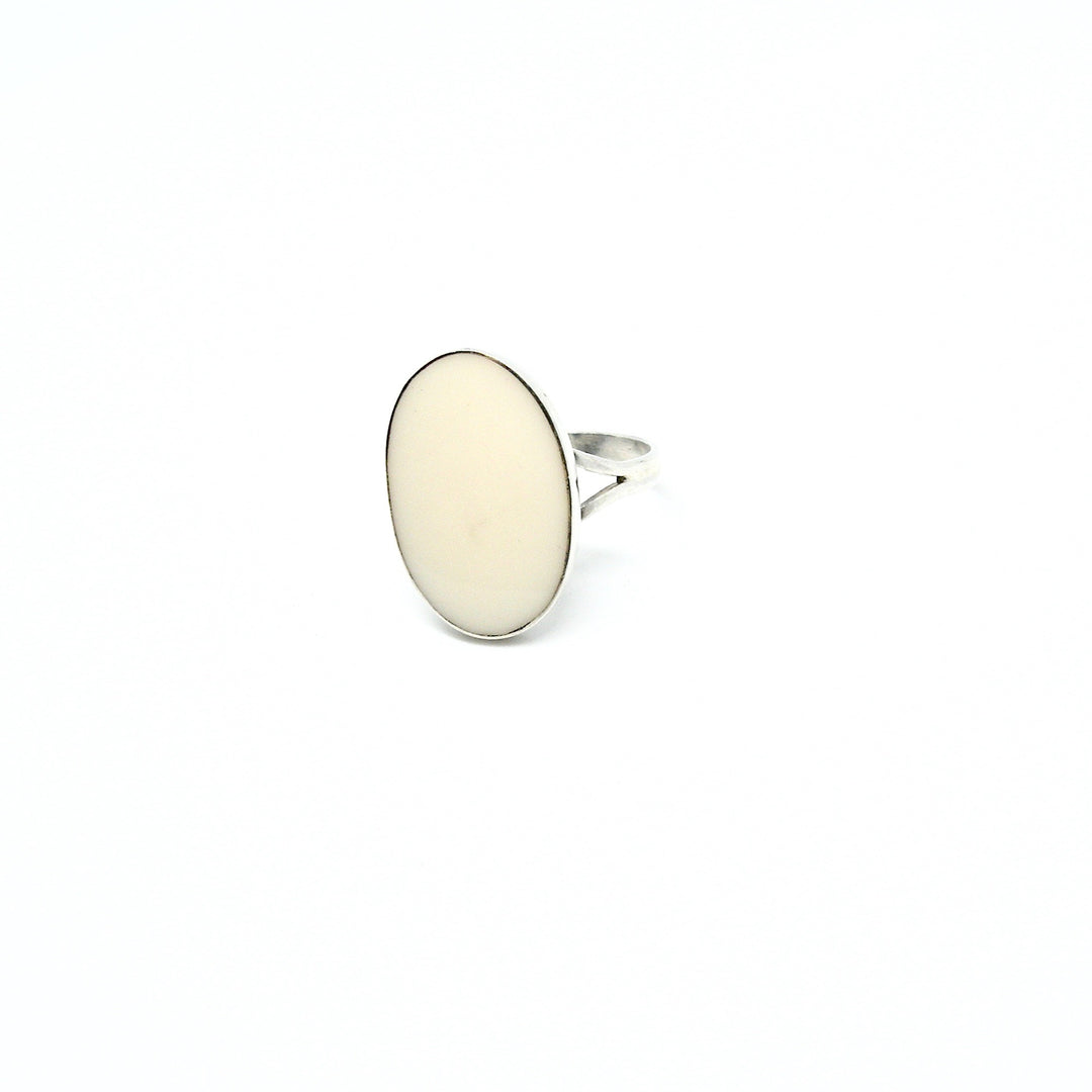 Find Fingerring, stor oval i ben, sterlingsølv hos Beadhouse of Copenhagen i dag, med en altid hurtig levering!
