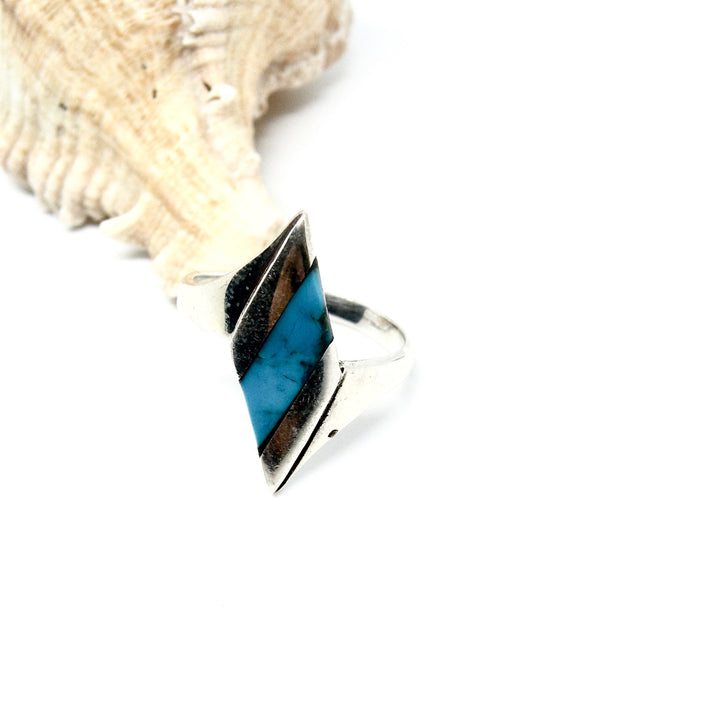 Find Fingerring, harlekin med turkis, sterlingsølv hos Beadhouse of Copenhagen i dag, med en altid hurtig levering!