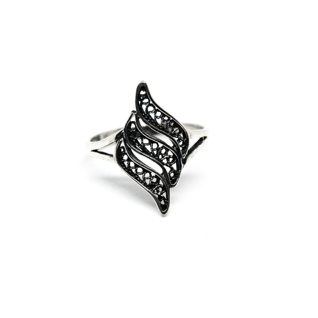Find Fingerring, organisk filigran, sterlingsølv hos Beadhouse of Copenhagen i dag, med en altid hurtig levering!