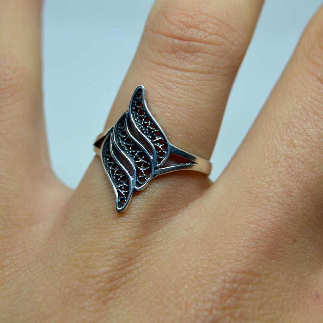Find Fingerring, organisk filigran, sterlingsølv hos Beadhouse of Copenhagen i dag, med en altid hurtig levering!
