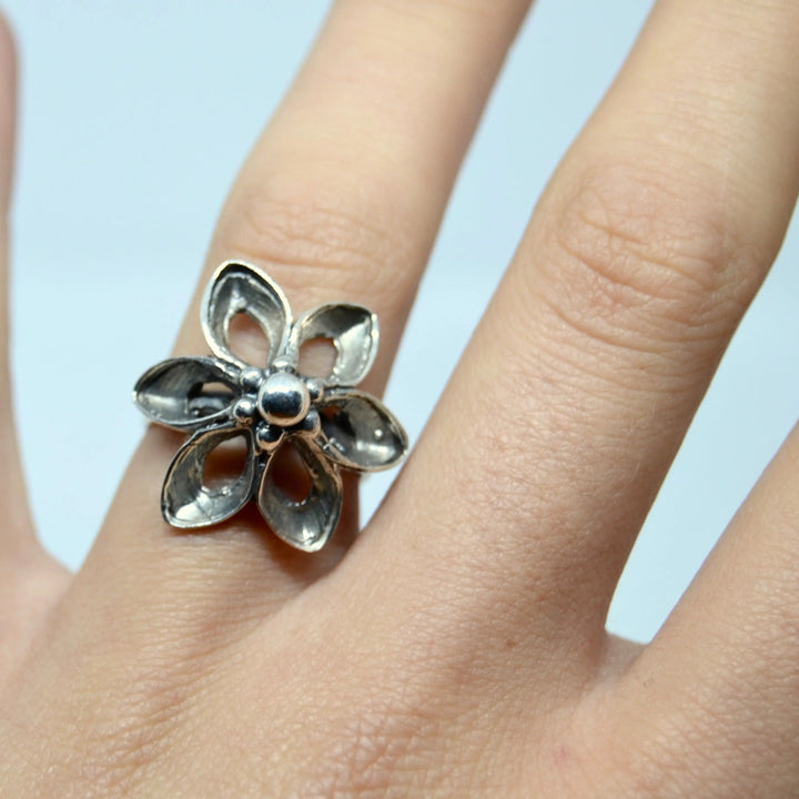 Fingerring, moderne blomst, forgyldt og sterlingsølv Beadhouse of Copenhagen