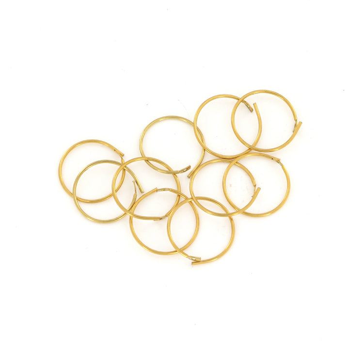 Find Monterings creoler i forgyldt messing 0,7x14mm hos Beadhouse of Copenhagen i dag, med en altid hurtig levering!