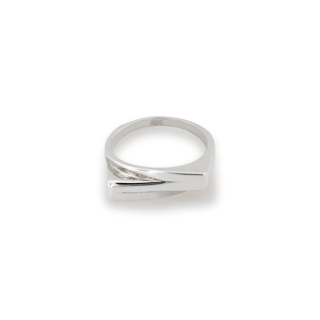Find Fingerring, skæv signetring, sterlingsølv hos Beadhouse of Copenhagen i dag, med en altid hurtig levering!