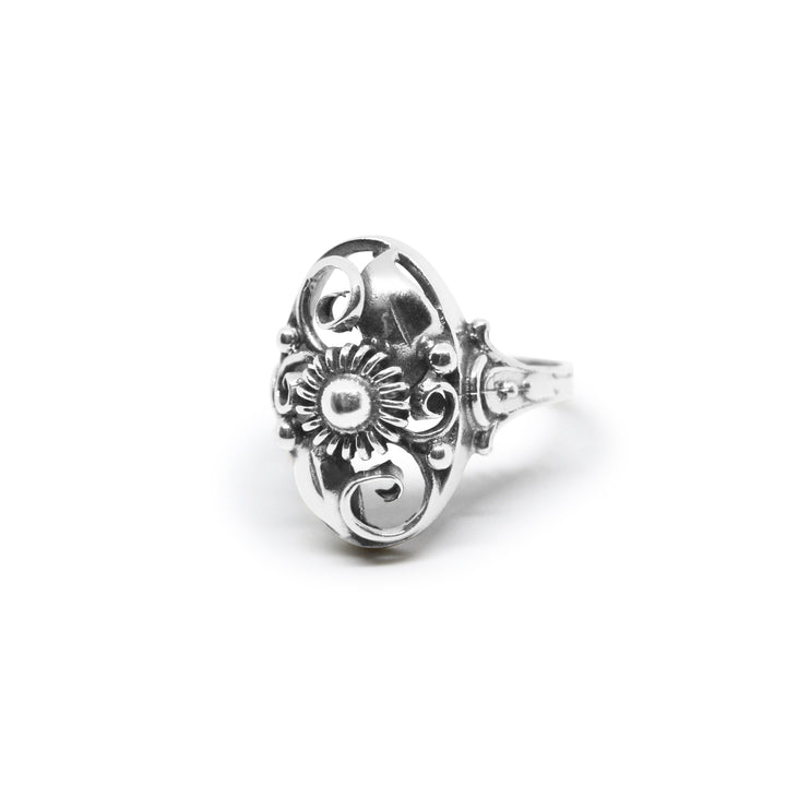 Find Fingerring, skønvirke spiralblomst, sterlingsølv hos Beadhouse of Copenhagen i dag, med en altid hurtig levering!