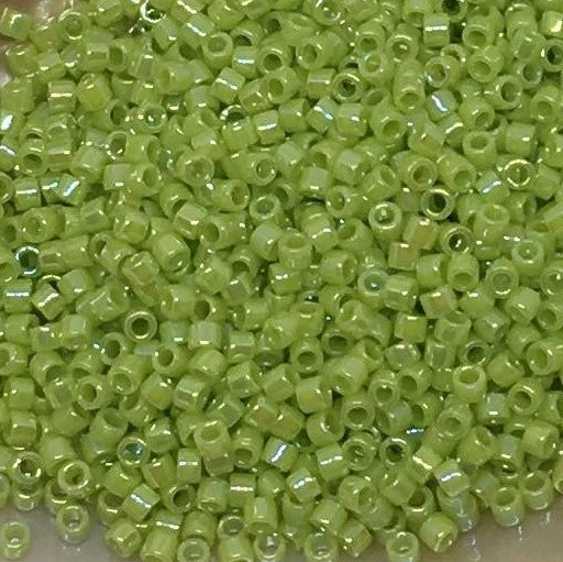 Find Grønne glasperler, miyuki delica beads, opaque ab chartreuse hos Beadhouse of Copenhagen i dag, med en altid hurtig levering!