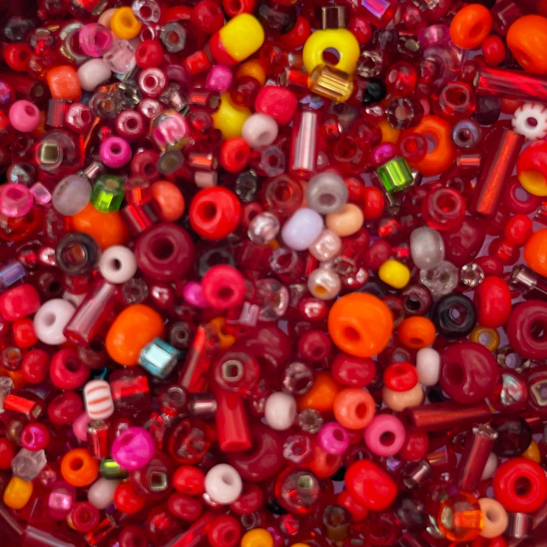 Find Diy kit, røde glasperler med elastiksnor hos Beadhouse of Copenhagen i dag, med en altid hurtig levering!