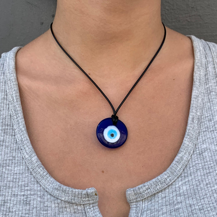 Find Vedhæng, flad evil eye, håndlavet glas, 30 mm hos Beadhouse of Copenhagen i dag, med en altid hurtig levering!
