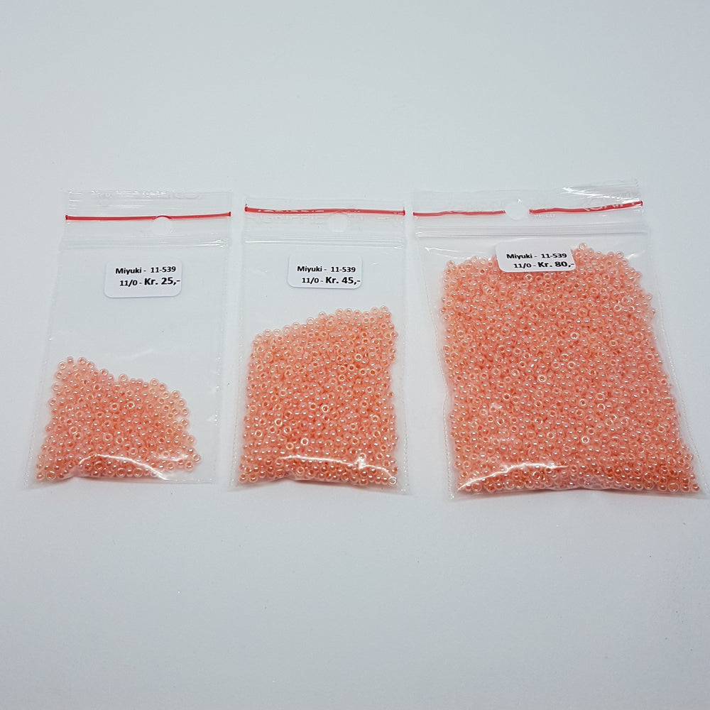 Find Lyserøde glasperler, miyuki rocailles seed beads, ceylon salmon hos Beadhouse of Copenhagen i dag, med en altid hurtig levering!