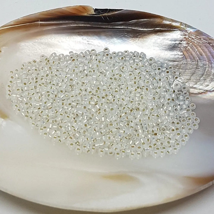 Hvide glasperler, miyuki rocailles seed beads, gilt lined white opal Krea