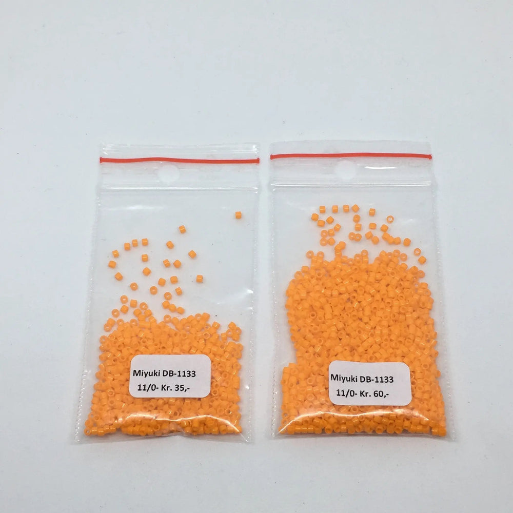 Orange glasperler, miyuki delica beads, opaque mandarin Krea
