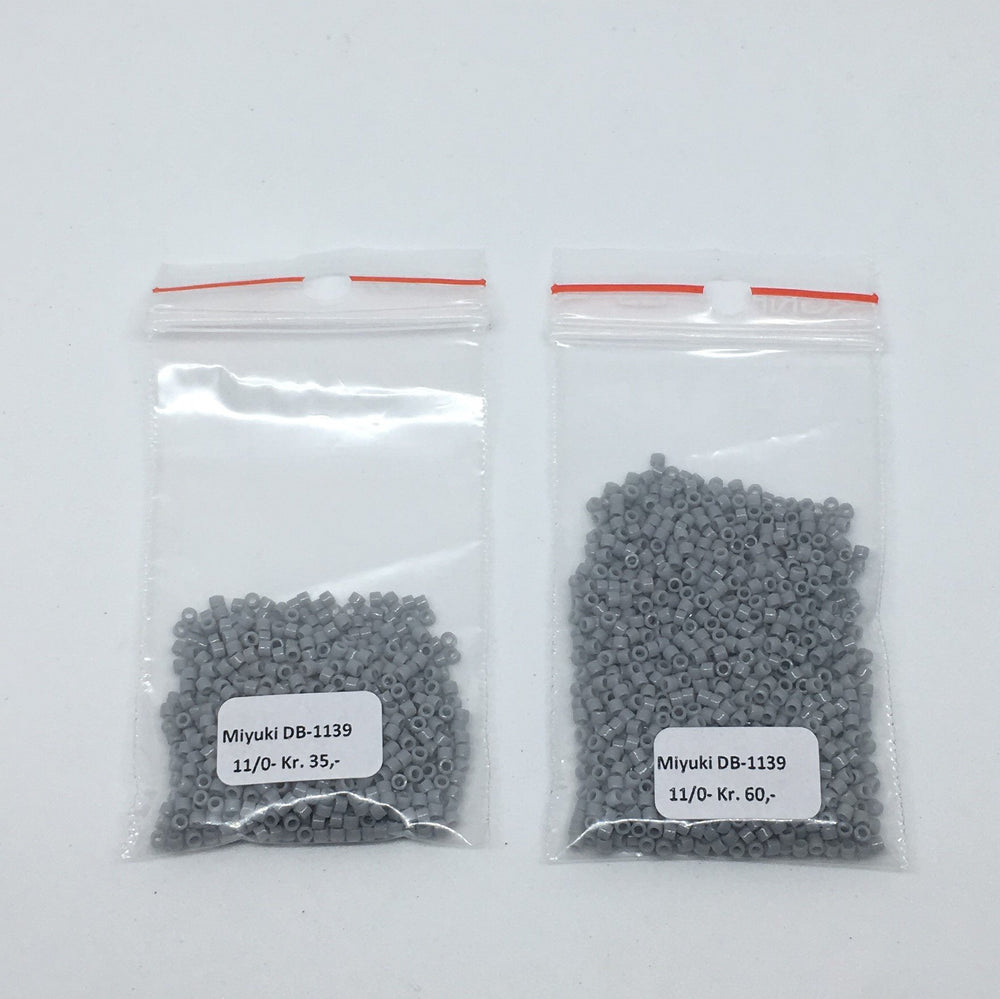 Find Grå glasperler, miyuki delica beads, opaque ghost grey hos Beadhouse of Copenhagen i dag, med en altid hurtig levering!