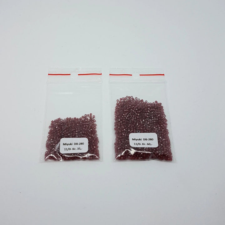 Røde glasperler, miyuki delica beads, cranberry lined crystal luster Krea