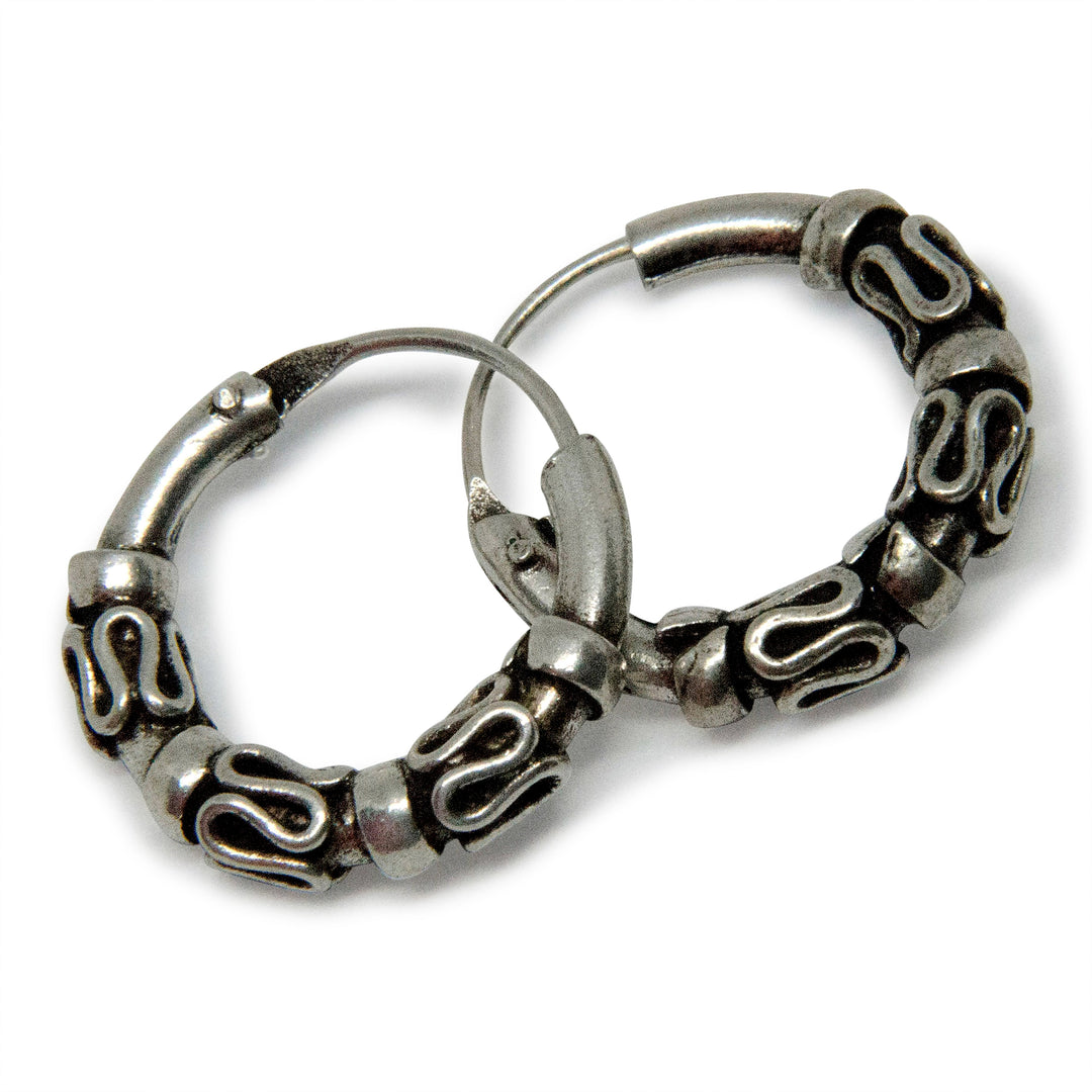 Find Øreringe, hoops med bølger, sterlingsølv, 17,5 x 2/4 mm hos Beadhouse of Copenhagen i dag, med en altid hurtig levering!