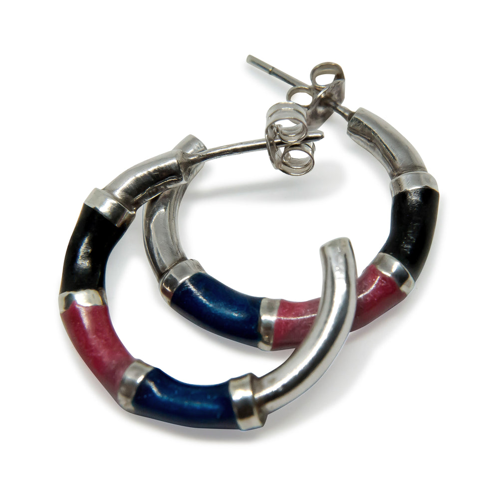 Find Øreringe, ørestikkere hoop sort/blå/pink, sterlingsølv, 23 x 4,5 mm hos Beadhouse of Copenhagen i dag, med en altid hurtig levering!