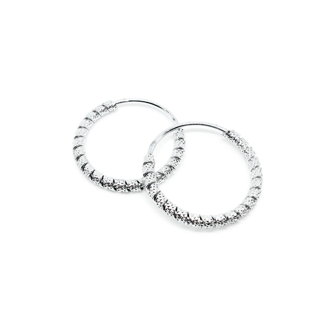 Find Øreringe, hoops snoede, forsølvet messing, 30 x 4 mm hos Beadhouse of Copenhagen i dag, med en altid hurtig levering!
