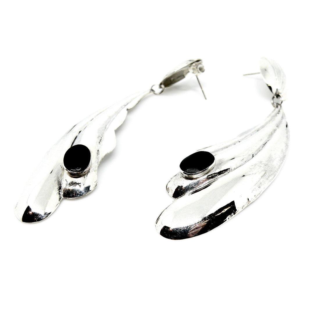 Find Øreringe, ørestikkere lange med oval onyx, sterlingsølv, 68 mm hos Beadhouse of Copenhagen i dag, med en altid hurtig levering!
