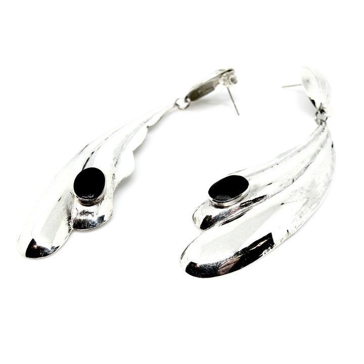 Find Øreringe, ørestikkere lange med oval onyx, sterlingsølv, 68 mm hos Beadhouse of Copenhagen i dag, med en altid hurtig levering!