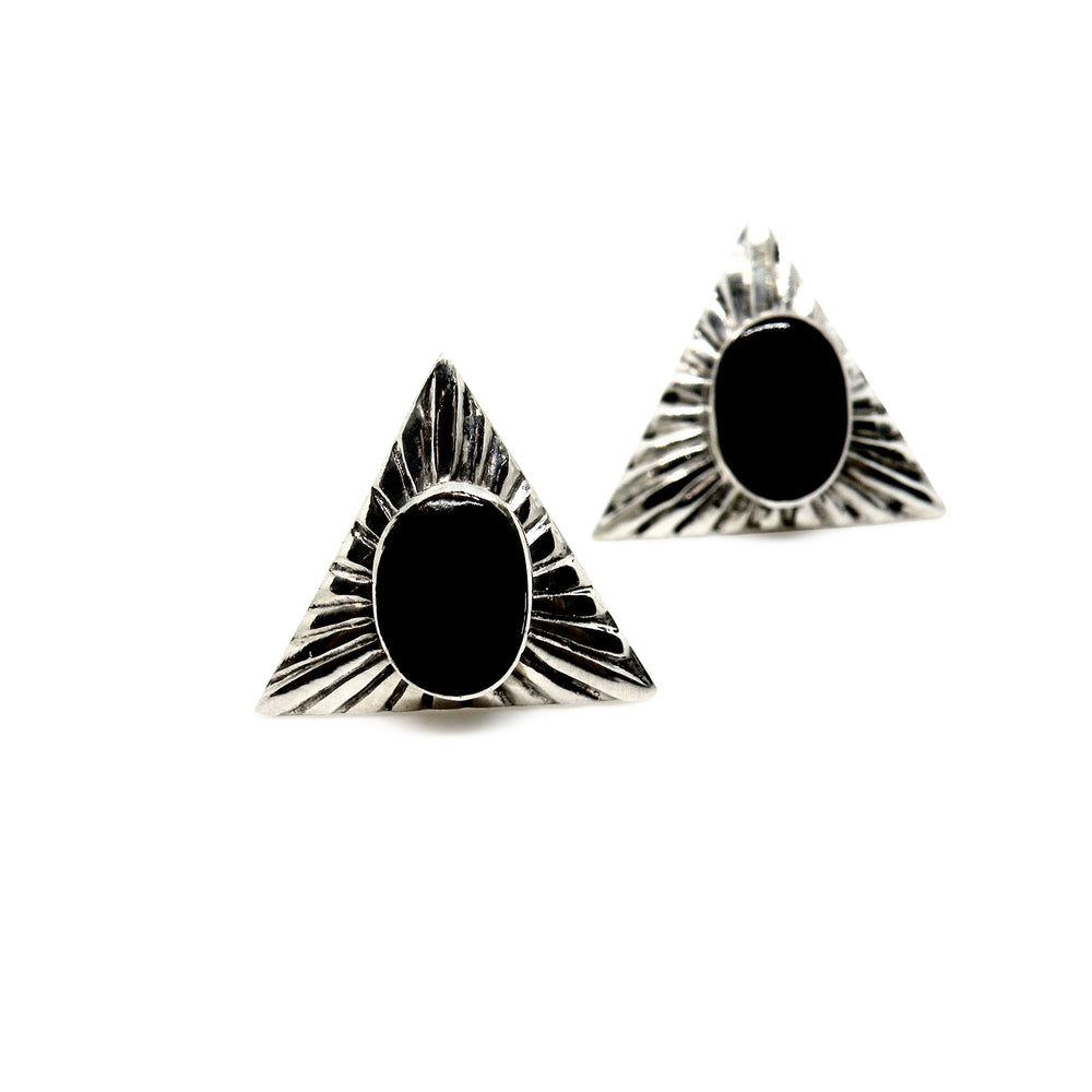 Find Øreringe, ørestikkere art deco trekant med smykkesten, sterlingsølv, 15 mm hos Beadhouse of Copenhagen i dag, med en altid hurtig levering!