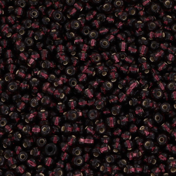 Find Lilla glasperler, preciosa, silverlined dark purple, storkøb hos Beadhouse of Copenhagen i dag, med en altid hurtig levering!