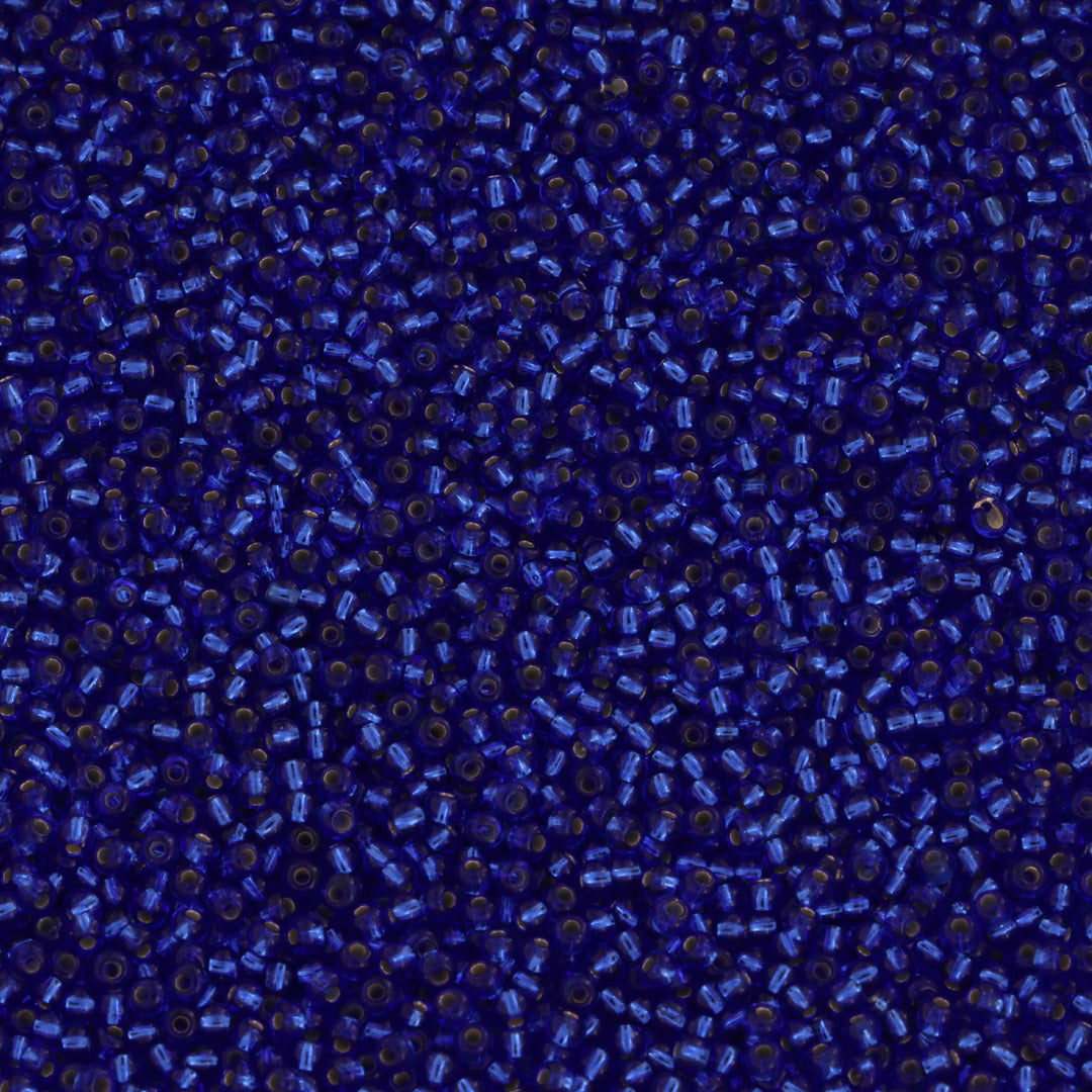Find Blå glasperler, preciosa, silverlined sapphire hos Beadhouse of Copenhagen i dag, med en altid hurtig levering!