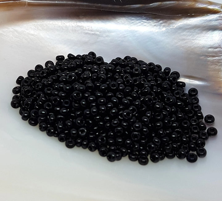 Find Sorte glasperler, preciosa, natural opaque black, storkøb hos Beadhouse of Copenhagen i dag, med en altid hurtig levering!
